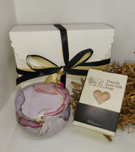 Load image into Gallery viewer, Luxurious Womens Goat Milk Soap &amp; Candle Gift Set
